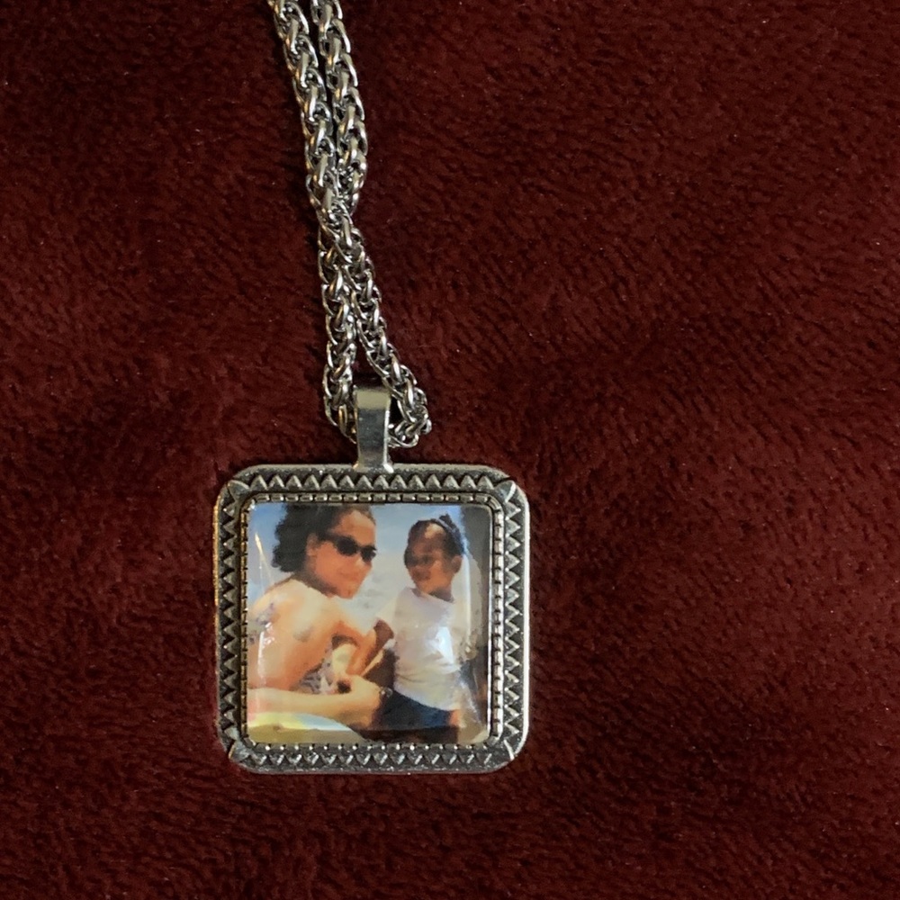 Keepsakes - Picture 4 of 5